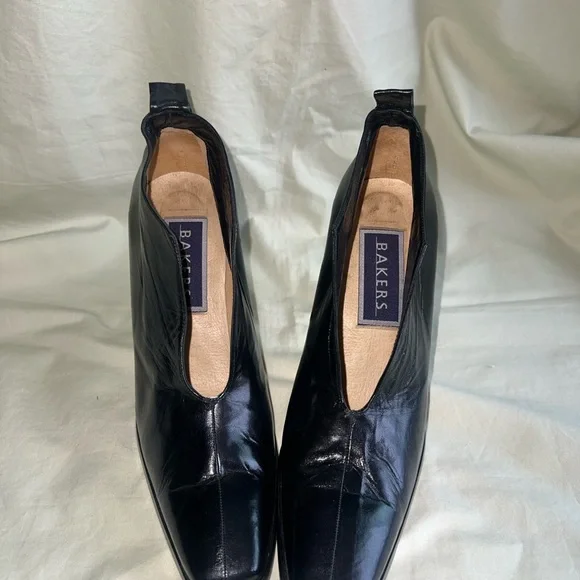 Bakers Size 9B Bootie Leather Block Heel - Heel 4” Slip On Black #But7 - Picture 2 of 6